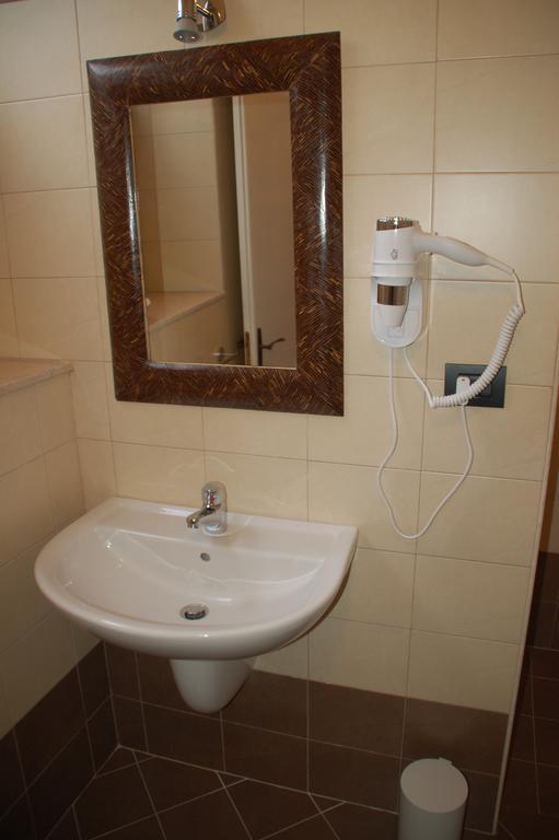B&B Emily برينديسي المظهر الخارجي الصورة
